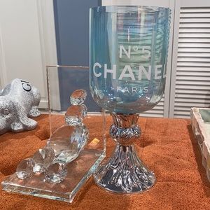 Iridescent Table gobbler with logo design